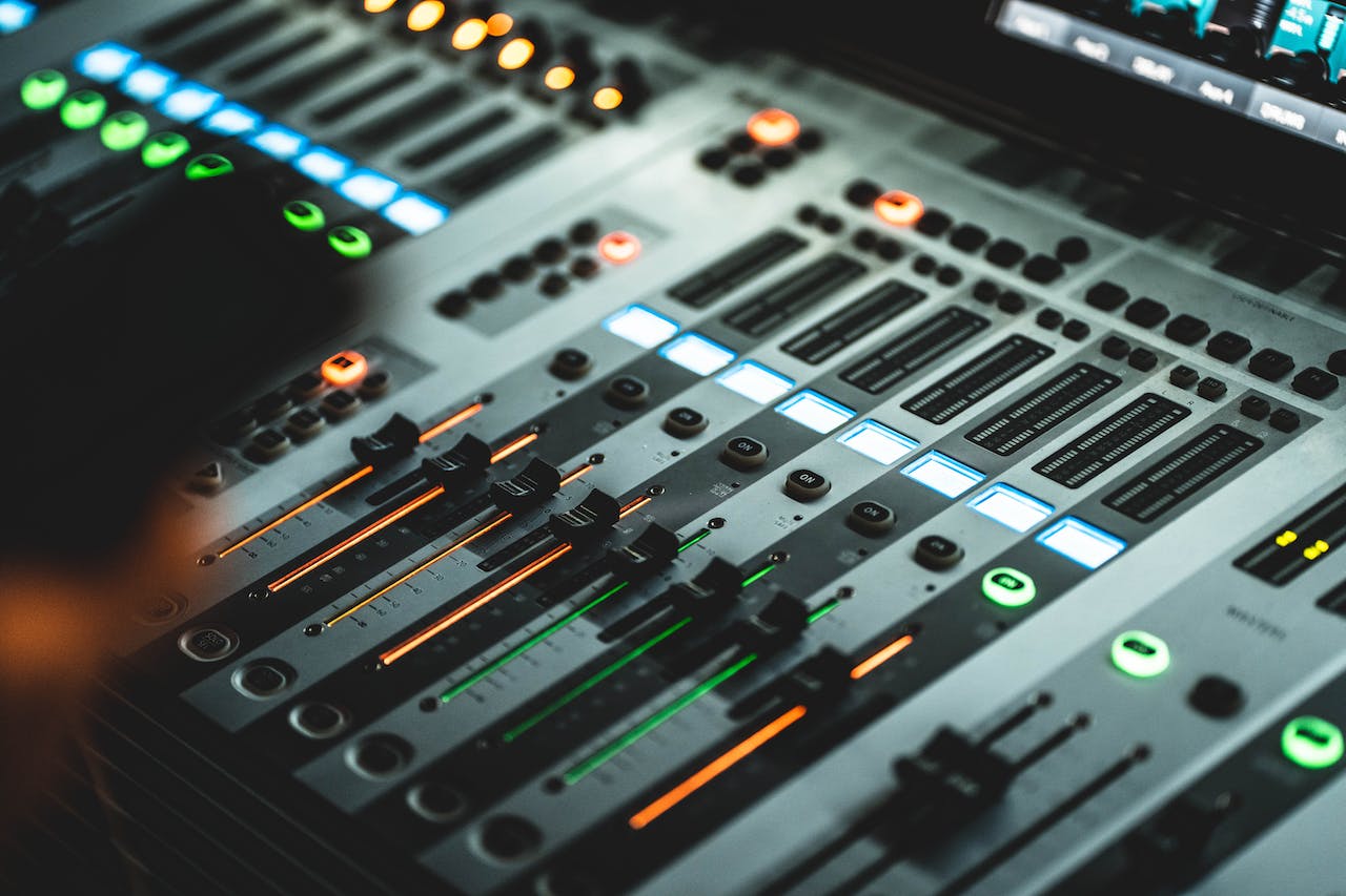Sound & Vision fund round 50 sends €2.4m to independent radio stations in Ireland; round 51 open to TV, radio